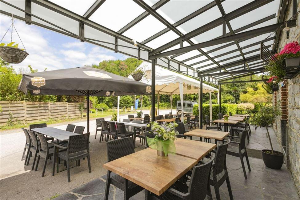 Auberge De La Lesse Celles Kültér fotó