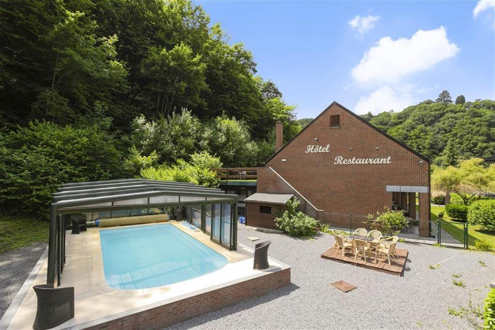Auberge De La Lesse Celles Kültér fotó