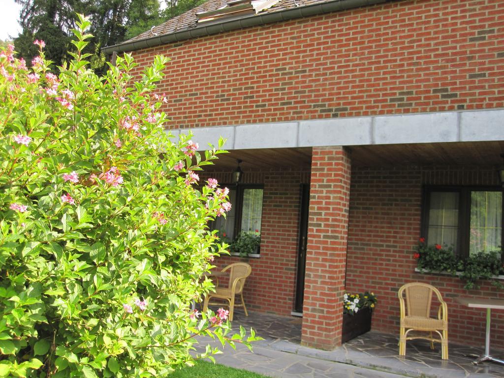 Auberge De La Lesse Celles Kültér fotó