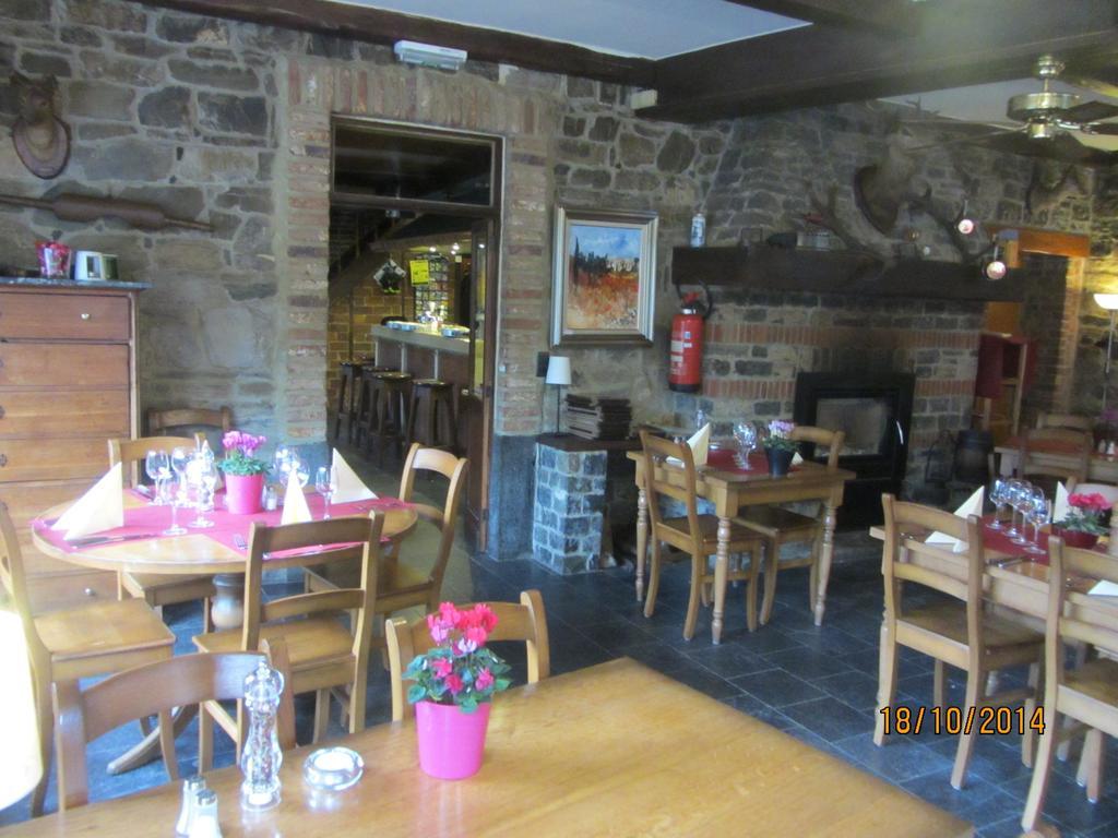 Auberge De La Lesse Celles Kültér fotó
