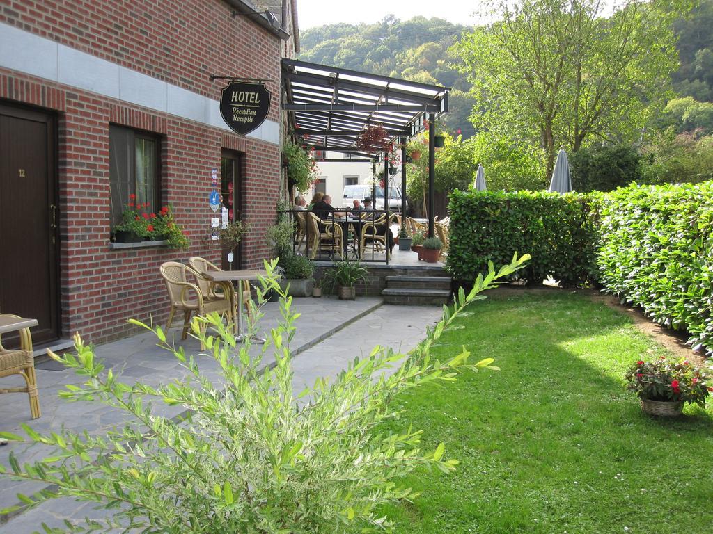 Auberge De La Lesse Celles Kültér fotó