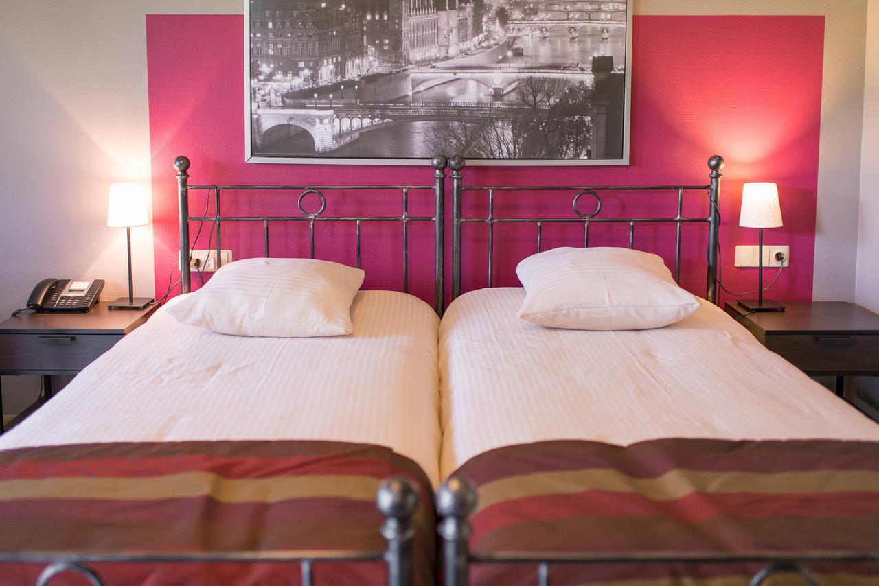Auberge De La Lesse Celles Kültér fotó