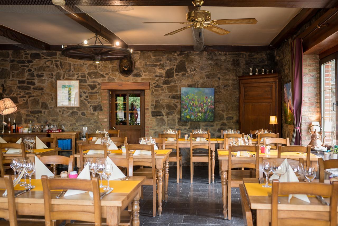 Auberge De La Lesse Celles Kültér fotó