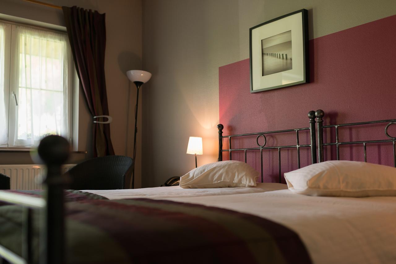Auberge De La Lesse Celles Kültér fotó