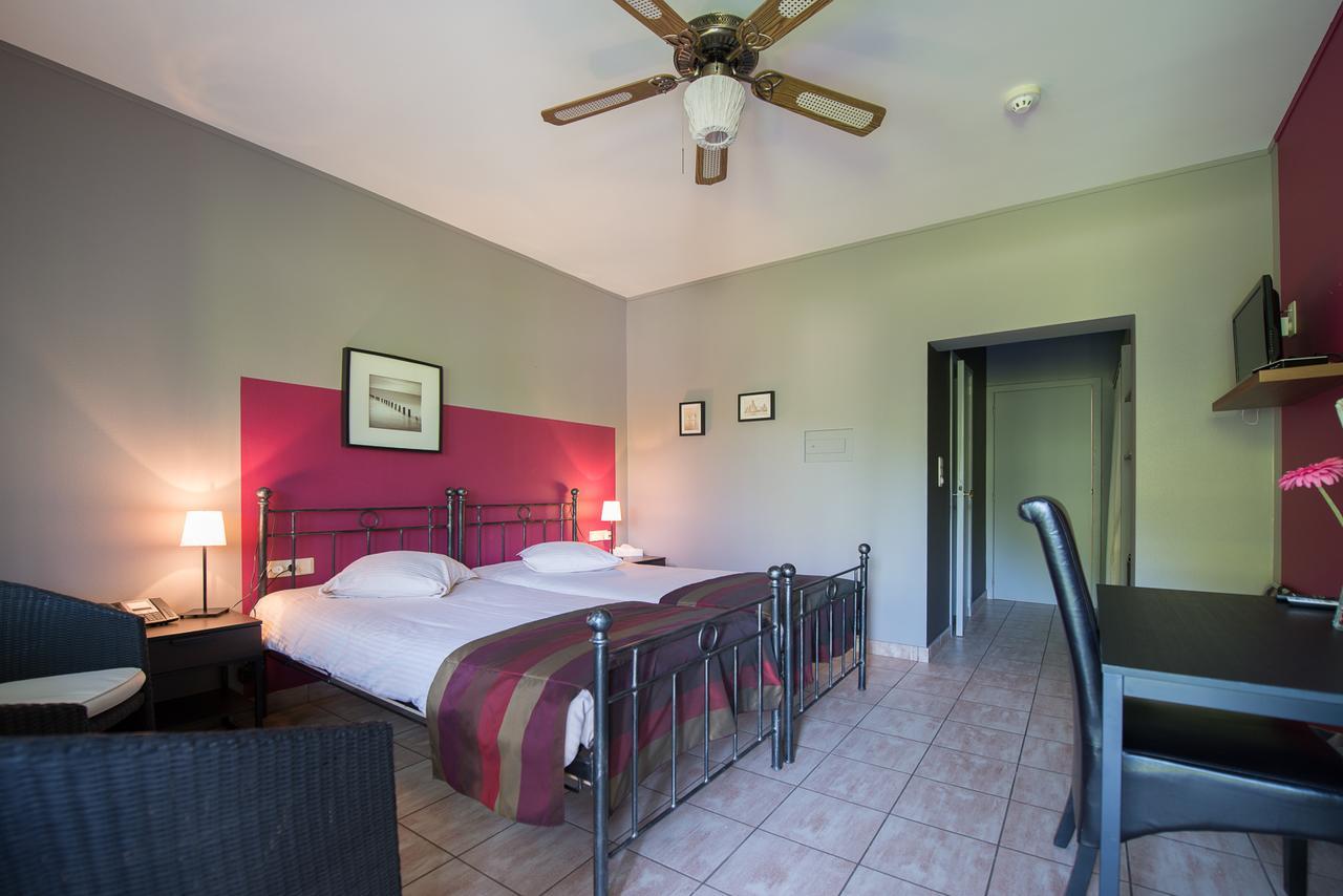 Auberge De La Lesse Celles Kültér fotó