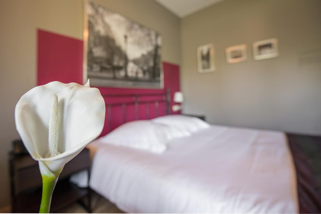 Auberge De La Lesse Celles Kültér fotó