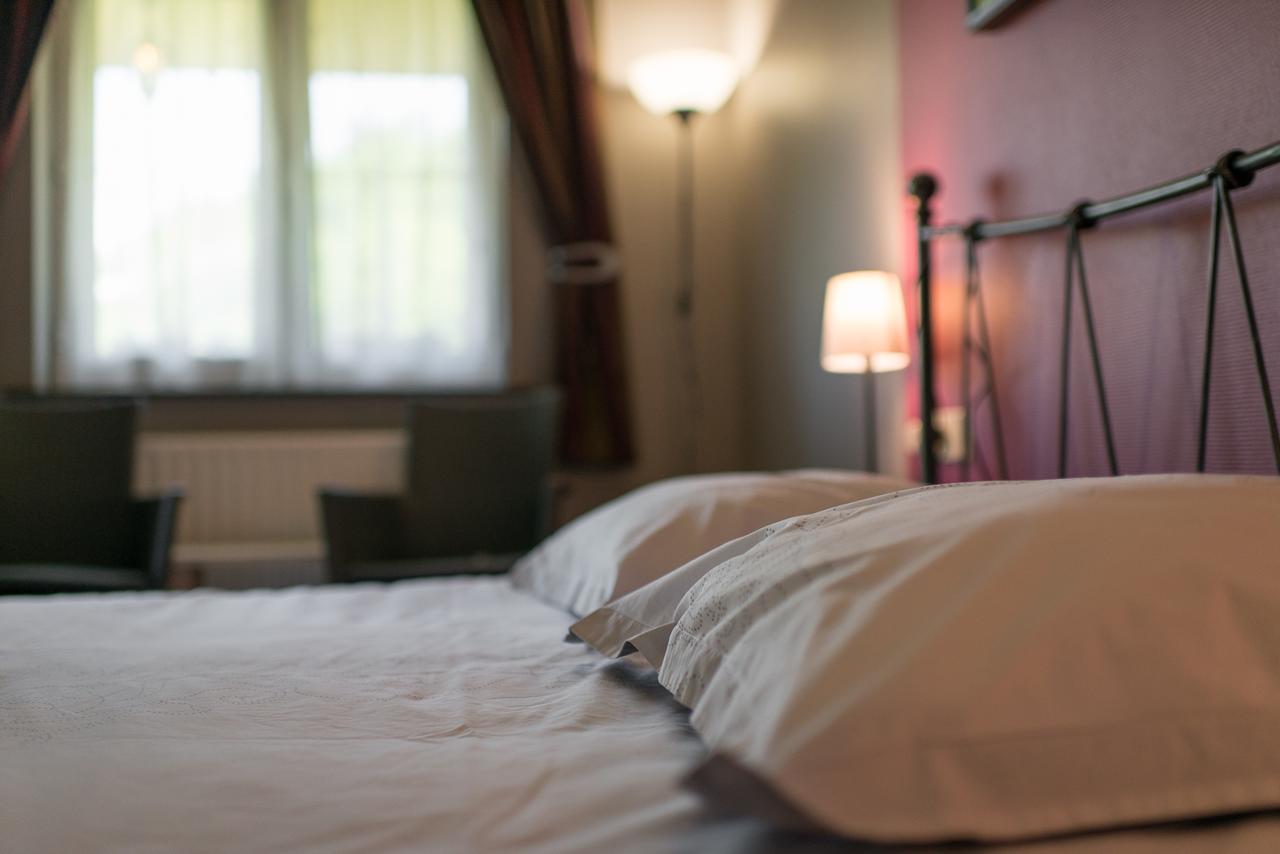 Auberge De La Lesse Celles Kültér fotó